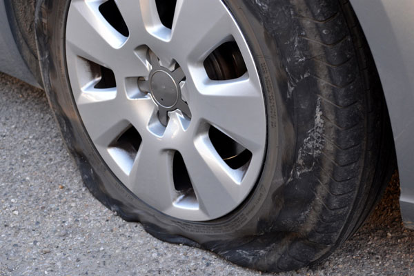 crevaison pneu panne voiture