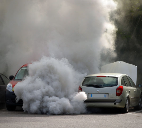 moteur en feu panne de voiture