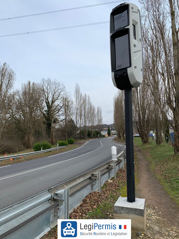 Ce radar tourelle verbalise 54 000 personnes en quelques jours!